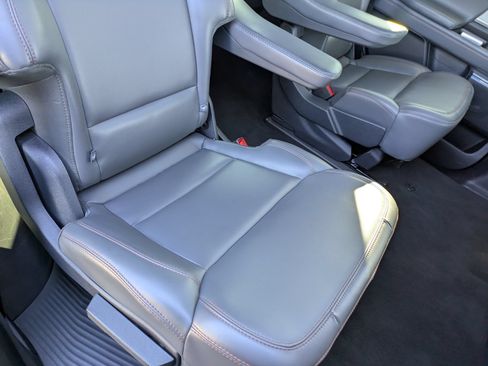 Certified 2025 Ford Expedition Active AWD/4WD image 35