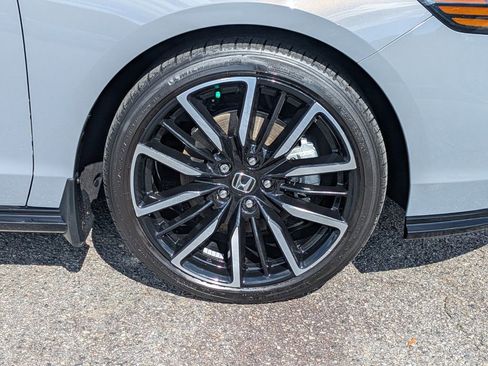 Used 2024 Honda Accord Touring image 11