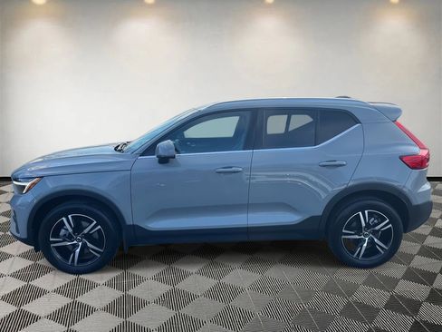 Used 2025 Volvo XC40 B5 Core w/ Protection Package Premier image 6