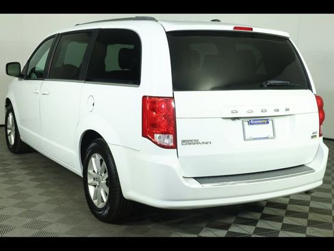 Used 2019 Dodge Grand Caravan SXT FWD image 9