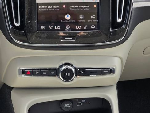 New 2026 Volvo XC40 B5 Plus w/ Protection Package Premier image 19