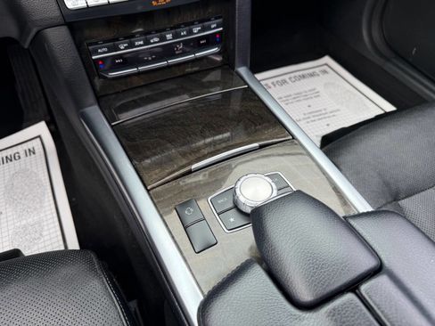 Used 2014 Mercedes-Benz E 350 4MATIC Sedan image 23