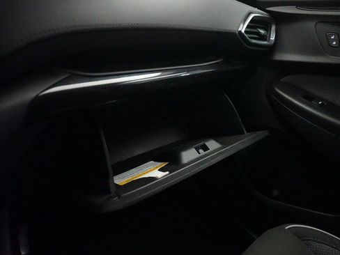 Used 2021 Chevrolet TrailBlazer LT w/ Convenience Package image 29