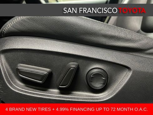 Certified 2022 Toyota Corolla Cross XLE image 12