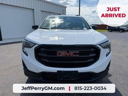 Used 2019 GMC Terrain SLE w/ Driver Convenience Package FWD image 3