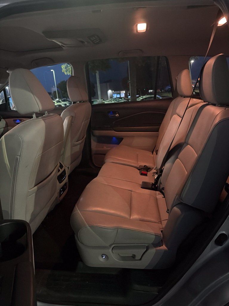 Used 2018 Honda Pilot Touring image 10
