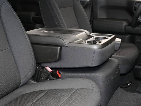 Used 2019 Chevrolet Silverado 1500 Custom w/ Custom Value Package image 40