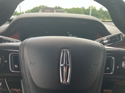 Used 2020 Lincoln Aviator Reserve w/ Equipment Group 201A AWD/4WD image 16
