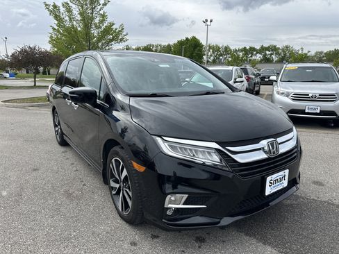 Used 2018 Honda Odyssey Elite image 2