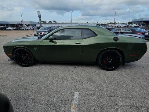 Used 2023 Dodge Challenger SRT Hellcat w/ Driver Convenience Group RWD image 4