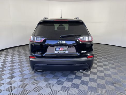 Used 2019 Jeep Cherokee Latitude Plus AWD/4WD image 4