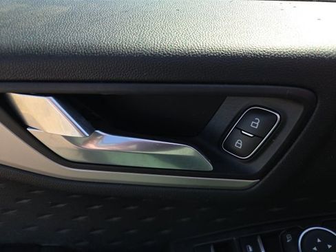 Used 2020 Ford Escape SE Sport image 23