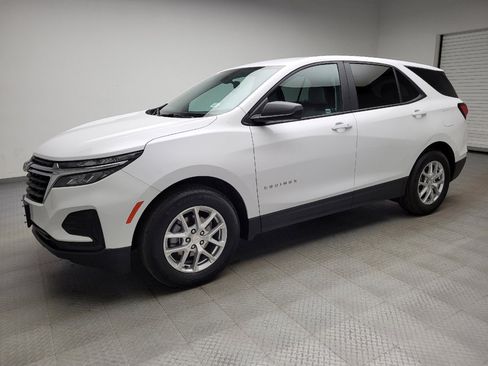 Used 2024 Chevrolet Equinox LS w/ LS Convenience Package FWD image 2