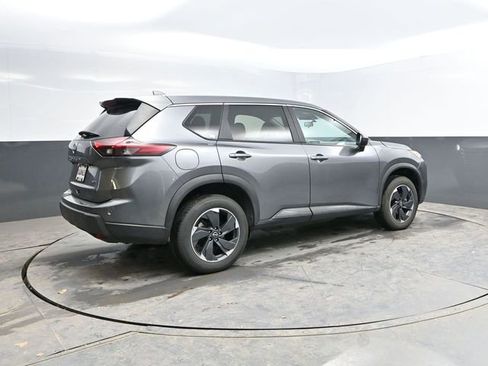 Used 2025 Nissan Rogue SV image 10