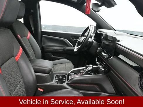 Used 2024 Chevrolet Colorado Z71 w/ Advanced Trailering Package AWD/4WD image 12