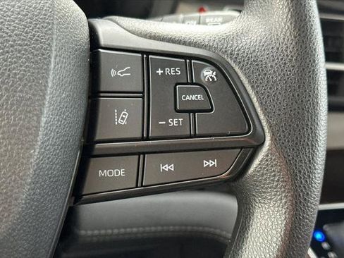 Certified 2024 Toyota Sienna LE image 30