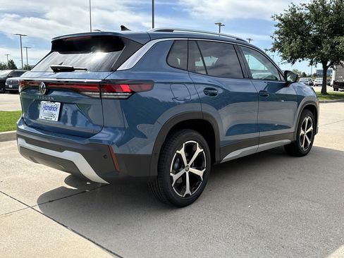 Used 2025 Volkswagen Tiguan SE image 5