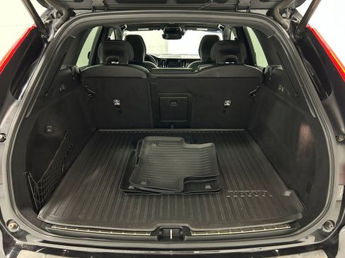 Used 2020 Volvo XC60 T6 R-Design w/ Protection Package Premier AWD/4WD image 34