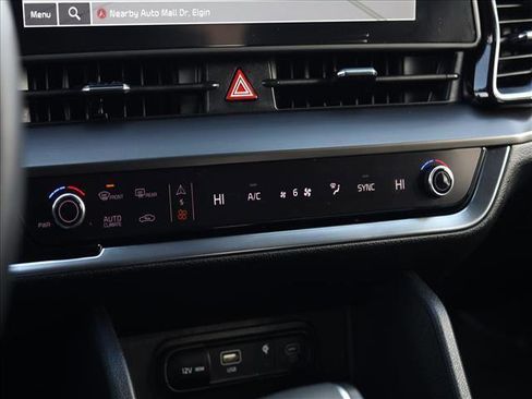 Used 2025 Kia Sportage EX image 18