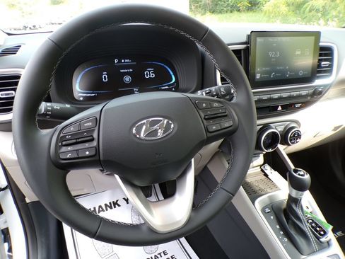 New 2026 Hyundai Venue SEL FWD image 11
