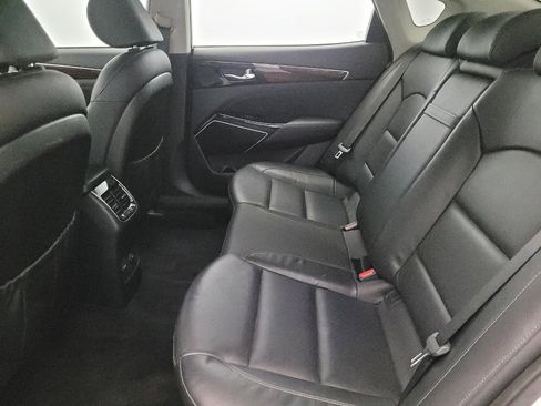 Used 2019 Kia Cadenza Technology image 18