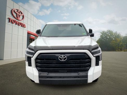 Used 2022 Toyota Tundra SR5 w/ SR5 Convenience Package image 6