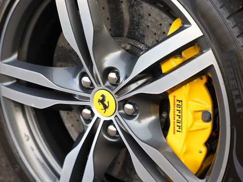 Certified 2020 Ferrari Portofino image 21