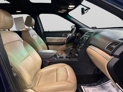 Used 2016 Ford Explorer XLT w/ Equipment Group 202A image 24