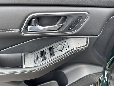 New 2026 Nissan Rogue Platinum AWD/4WD image 13