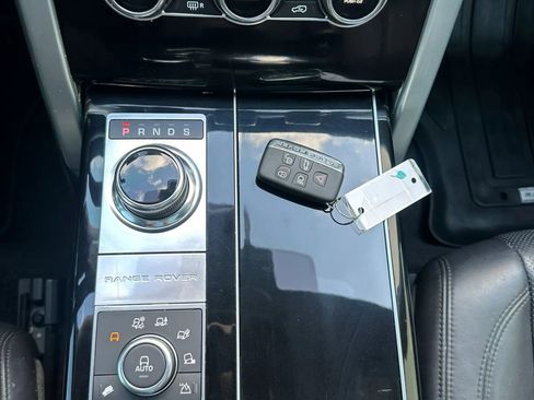 Used 2017 Land Rover Range Rover Long Wheelbase Supercharged image 44