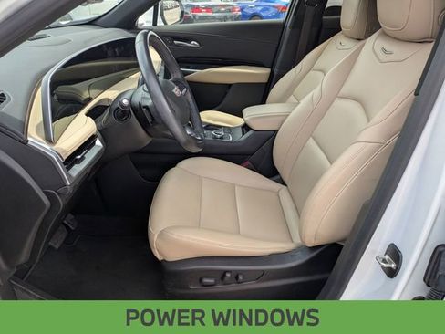 Used 2024 Cadillac XT4 Luxury w/ Cold Weather Package FWD image 14