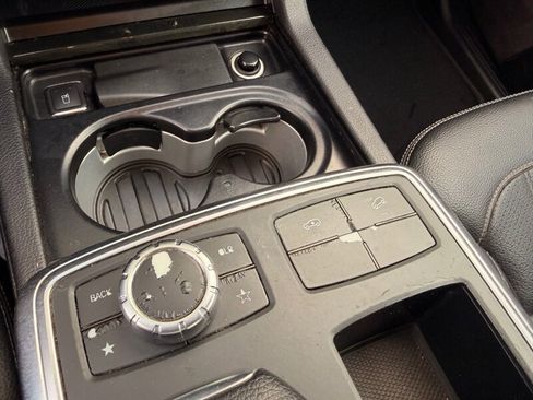 Used 2016 Mercedes-Benz GL 450 4MATIC image 37