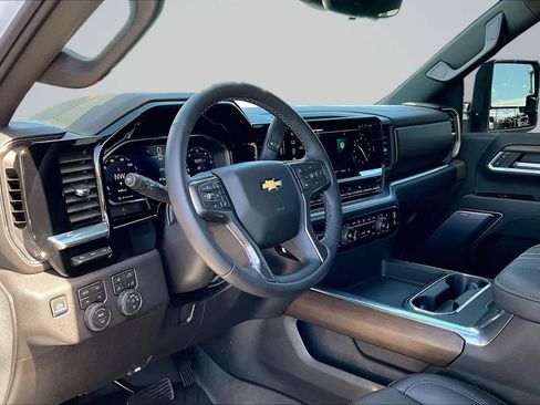 Used 2026 Chevrolet Silverado 2500 High Country w/ Technology Package AWD/4WD image 2