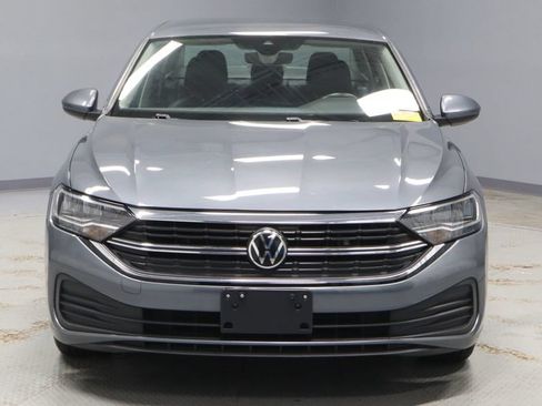 Used 2024 Volkswagen Jetta SE FWD image 5