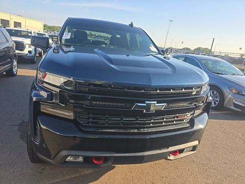 Used 2020 Chevrolet Silverado 1500 Custom Trail Boss w/ Custom Convenience Package AWD/4WD image 2