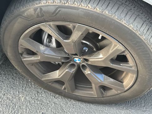 Certified 2024 BMW X7 xDrive40i w/ Premium Package image 19