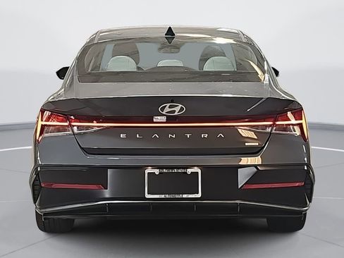 New 2026 Hyundai Elantra Limited image 6