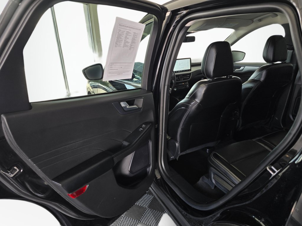 Used 2024 Ford Escape Platinum AWD/4WD image 35