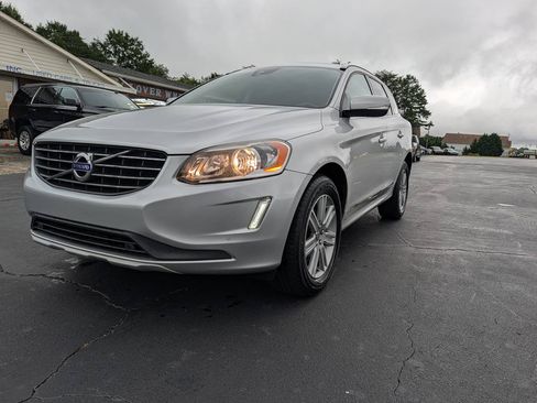 Used 2017 Volvo XC60 T5 Inscription w/ Preferred Option Package AWD/4WD image 2