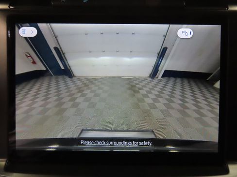 Used 2025 Ford F150 Lariat w/ Equipment Group 501A Mid image 25