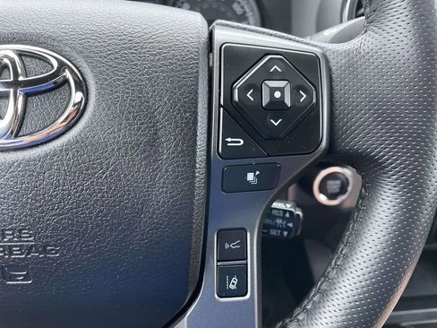 Used 2022 Toyota Tacoma TRD Off-Road w/ TRD Premium Off Road Package image 35