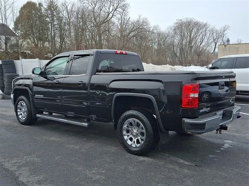 Used 2017 GMC Sierra 1500 SLE w/ SLE Value Package image 4