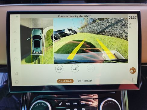 Used 2023 Land Rover Range Rover Sport SE image 22