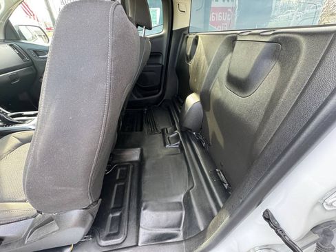 Used 2022 Chevrolet Colorado LT w/ Fleet Safety Package RWD image 16