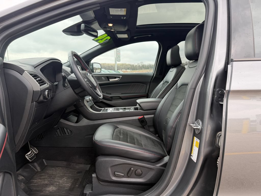 Used 2024 Ford Edge ST-Line AWD/4WD image 16