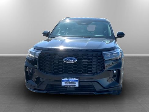 Used 2025 Ford Explorer ST-Line AWD/4WD image 2