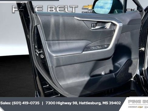 Used 2024 Toyota RAV4 XLE image 17