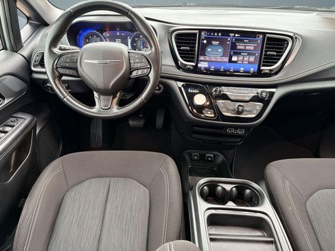 Used 2021 Chrysler Pacifica Touring w/ S Appearance Package FWD image 28