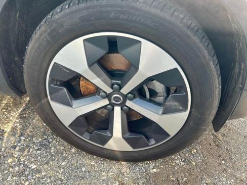 Used 2023 Volvo XC40 B5 Plus w/ Protection Package Premier image 8