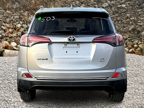 Used 2018 Toyota RAV4 LE w/ Carpet Mat Package image 4